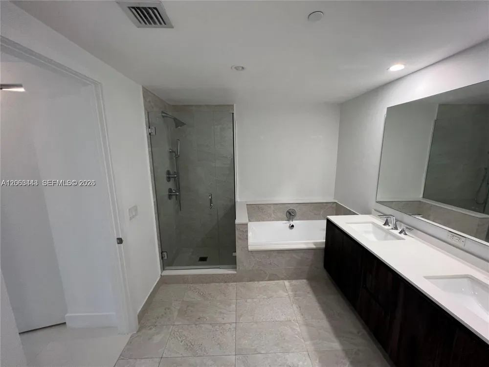 488 NE 18th St #3000 Miami, FL 33132