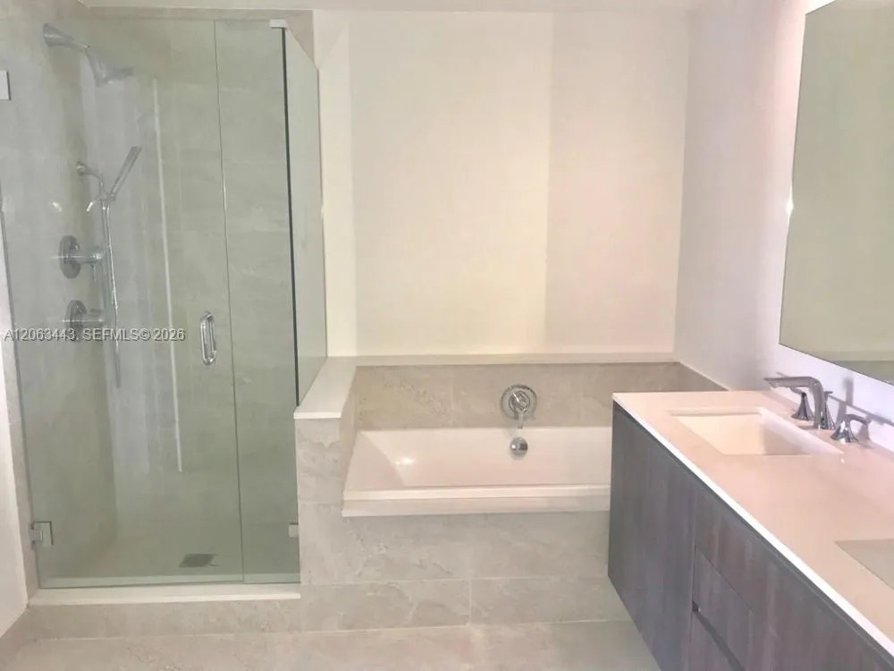 488 NE 18th St #3000 Miami, FL 33132