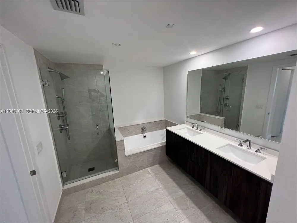 488 NE 18th St #3000 Miami, FL 33132