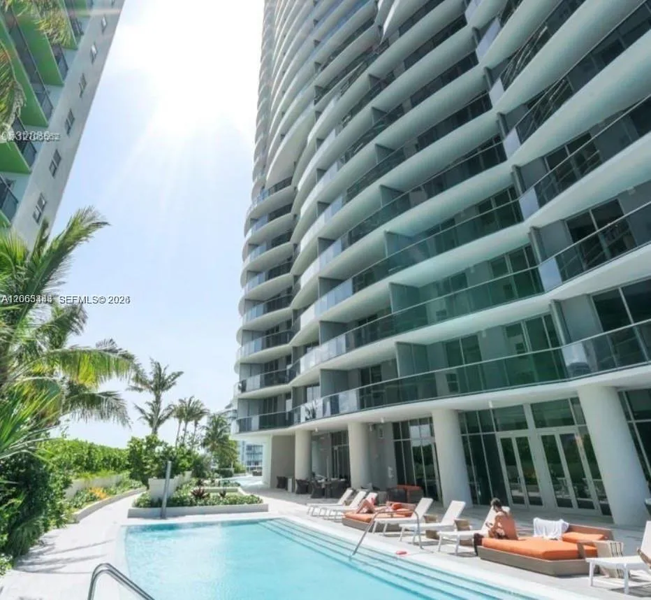 488 NE 18th St #3000 Miami, FL 33132