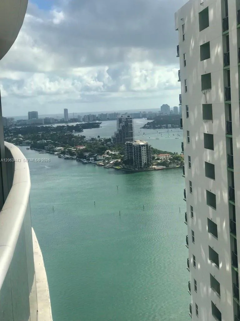 488 NE 18th St #3000 Miami, FL 33132