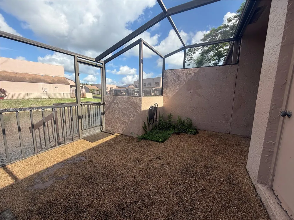 1172 NW 122nd Ter Pembroke Pines, FL 33026
