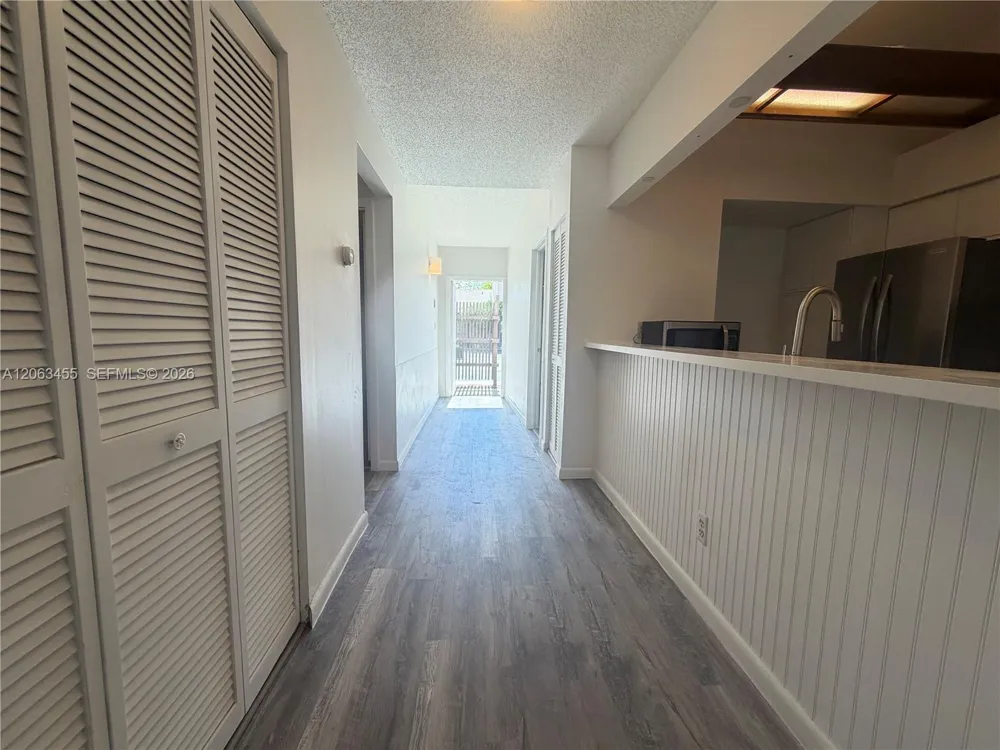 1172 NW 122nd Ter Pembroke Pines, FL 33026