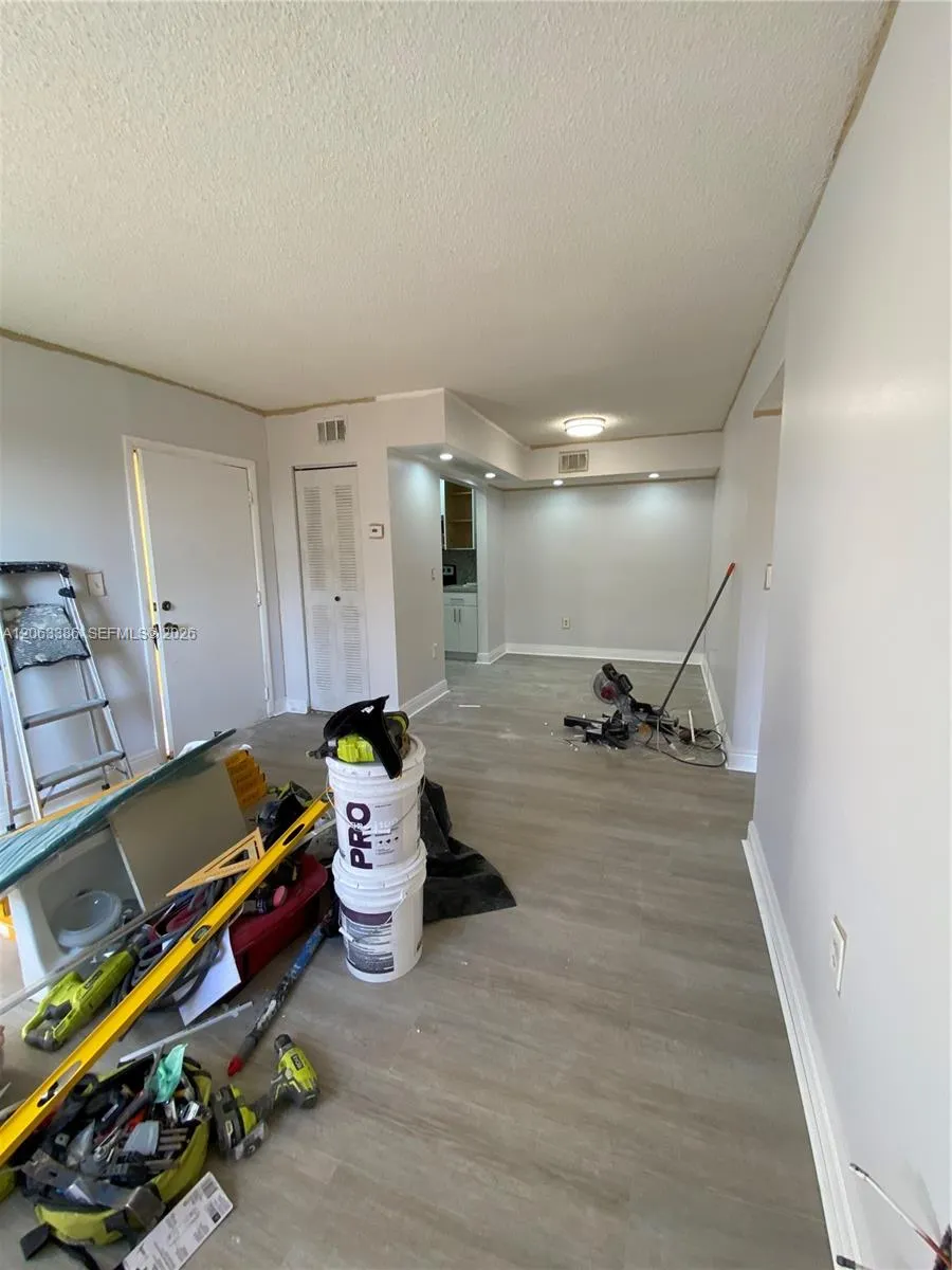 556 NW 114th Ave #203 Sweetwater, FL 33172