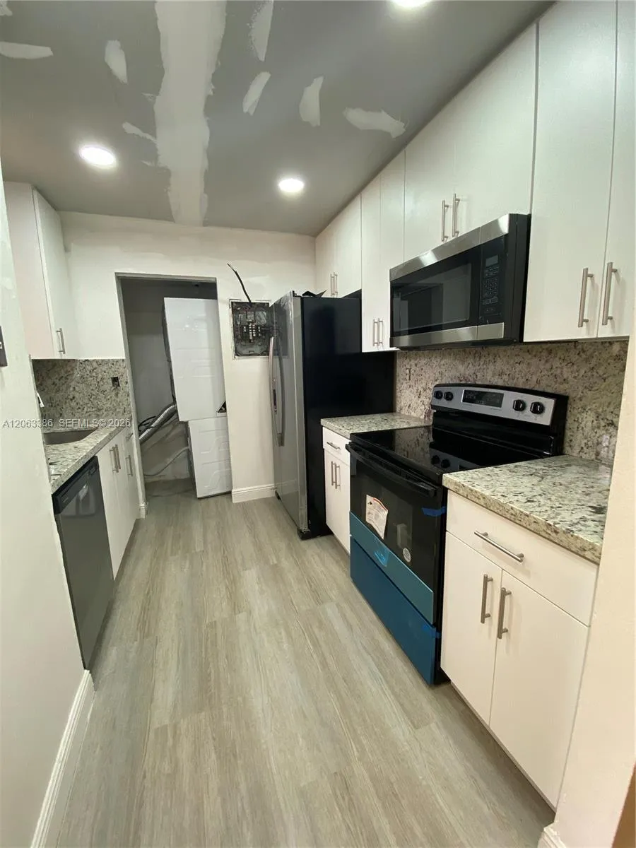 556 NW 114th Ave #203 Sweetwater, FL 33172