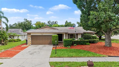 901 TARAWOOD LANE
