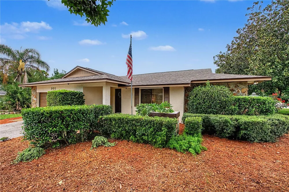901 TARAWOOD LANE Valrico, FL 33594