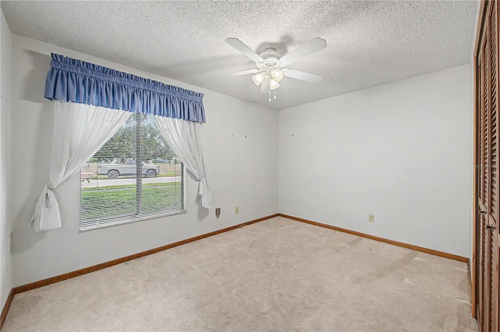 901 TARAWOOD LANE Valrico, FL 33594