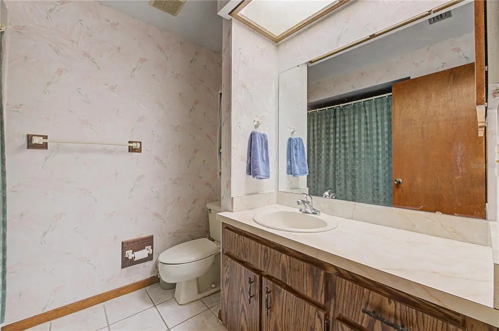 901 TARAWOOD LANE Valrico, FL 33594