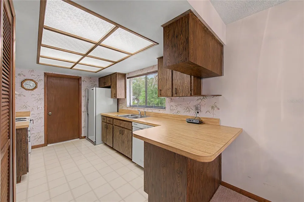 901 TARAWOOD LANE Valrico, FL 33594