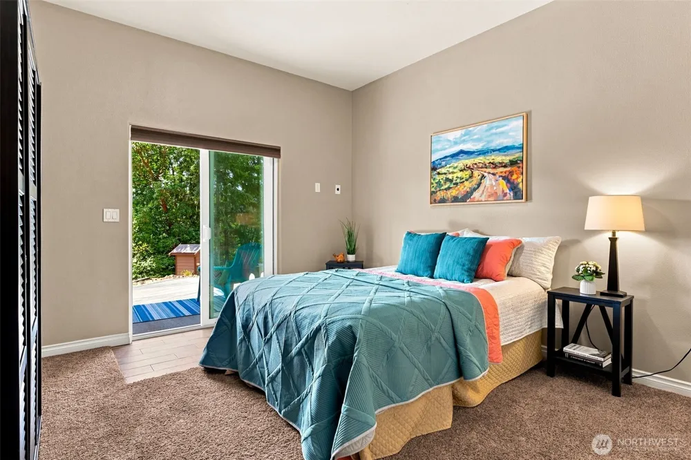 2040 Summit Lake Shore Road NW Olympia, WA 98502