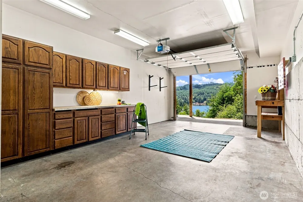 2040 Summit Lake Shore Road NW Olympia, WA 98502