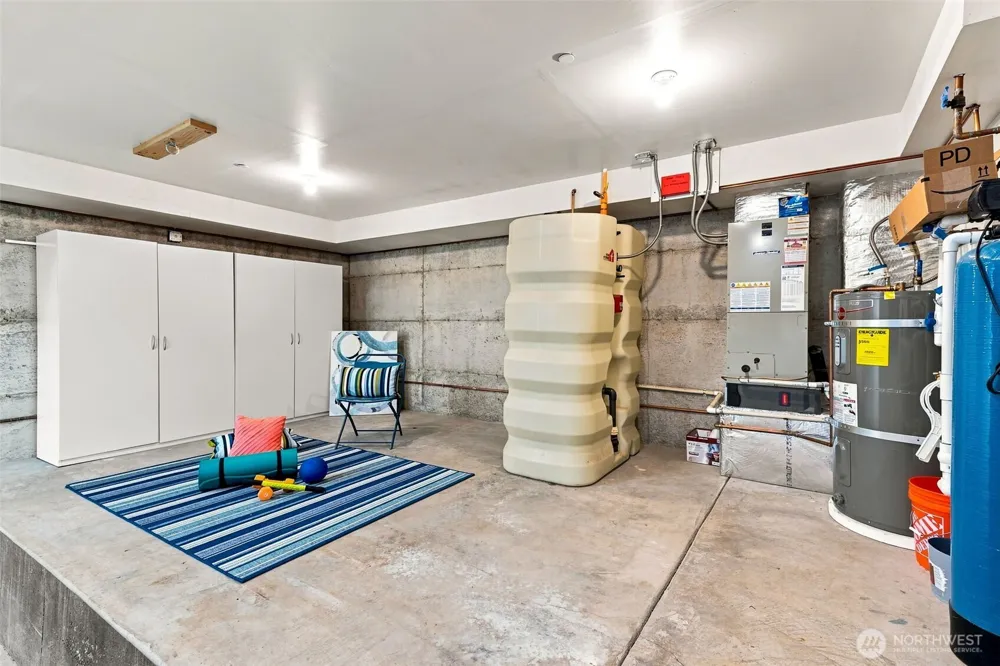 2040 Summit Lake Shore Road NW Olympia, WA 98502