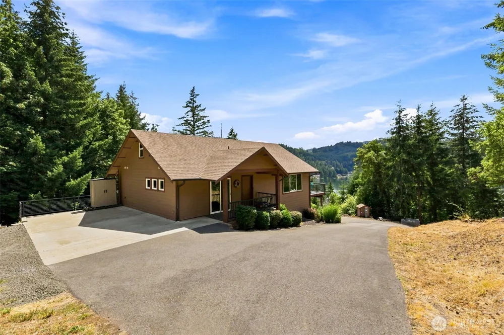 2040 Summit Lake Shore Road NW Olympia, WA 98502