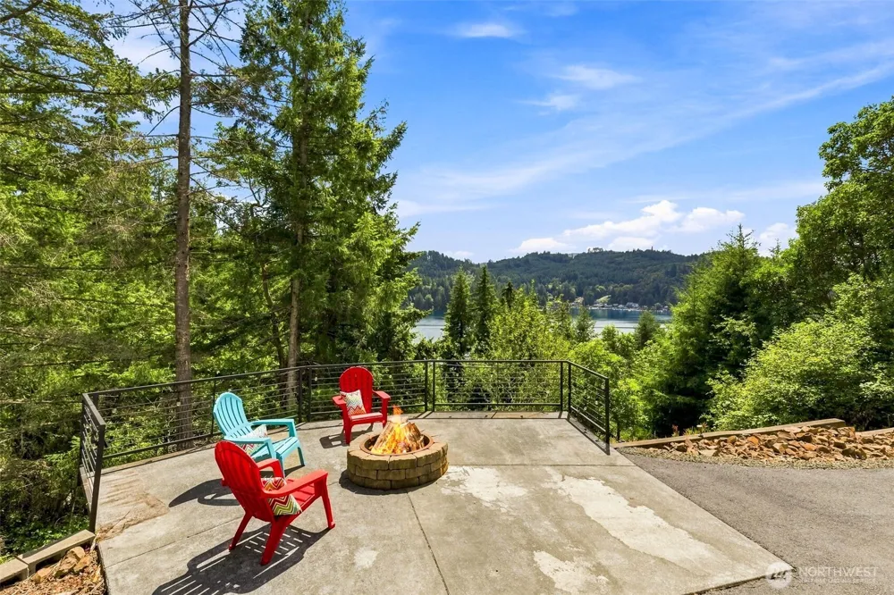 2040 Summit Lake Shore Road NW Olympia, WA 98502