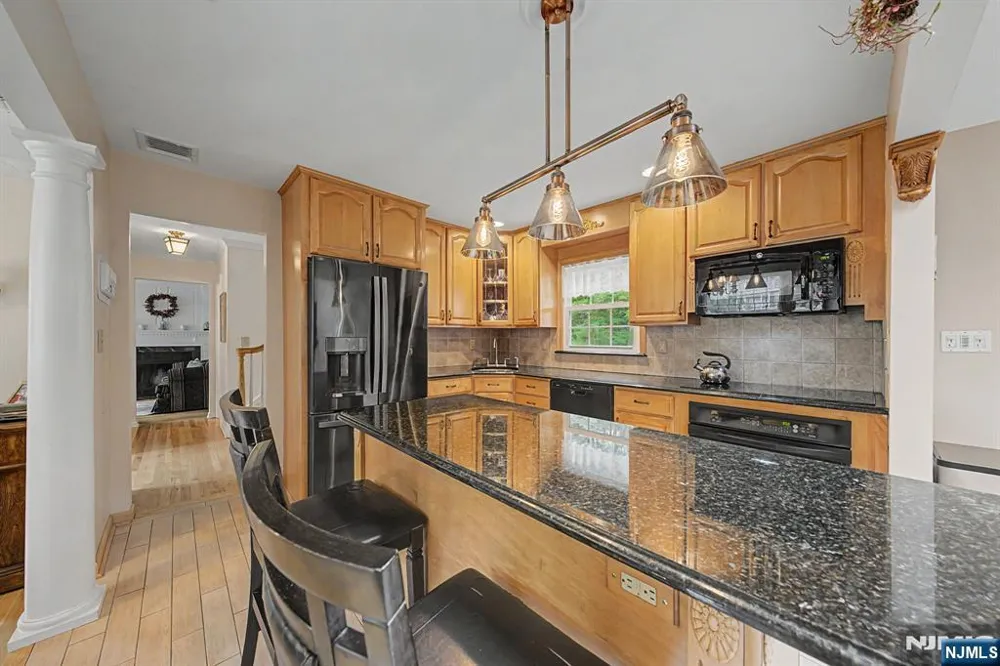 34 Cavell Place Caldwell, NJ 07006