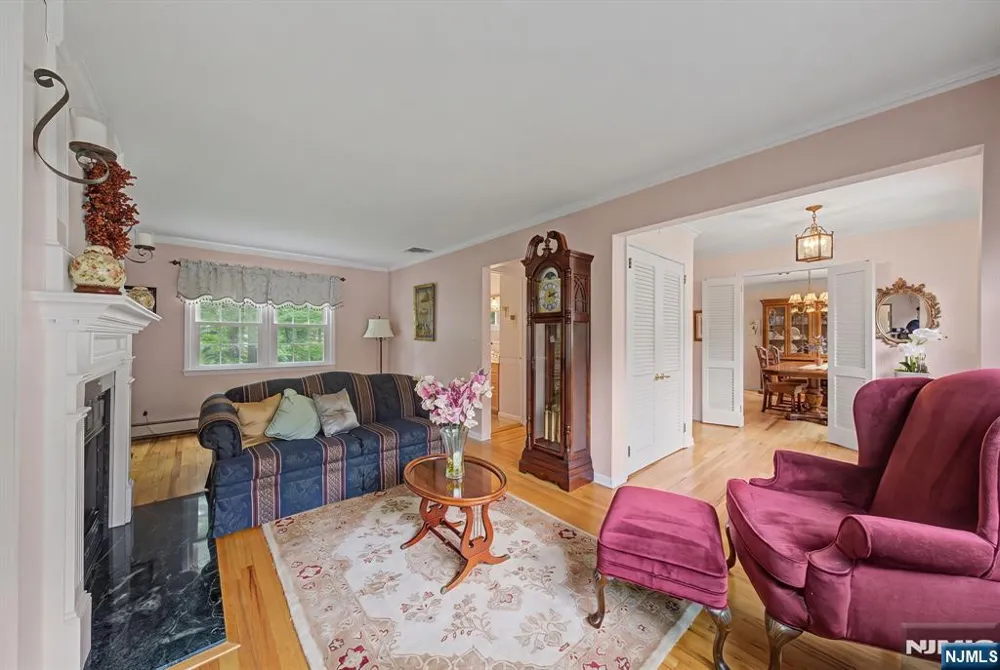 34 Cavell Place Caldwell, NJ 07006