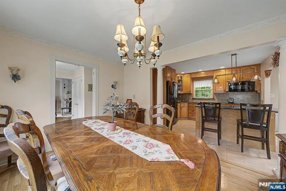 34 Cavell Place Caldwell, NJ 07006