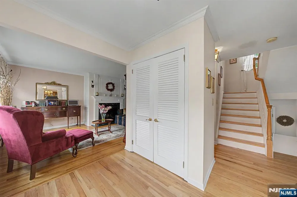 34 Cavell Place Caldwell, NJ 07006