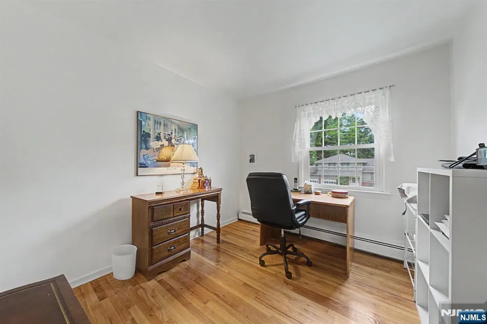 34 Cavell Place Caldwell, NJ 07006