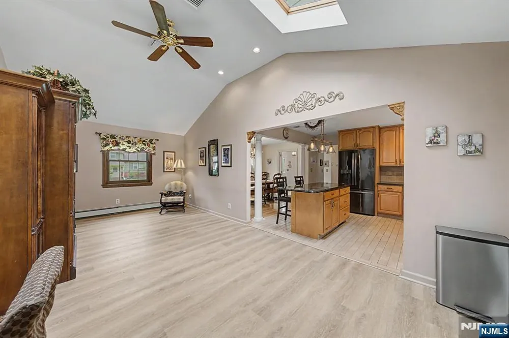 34 Cavell Place Caldwell, NJ 07006