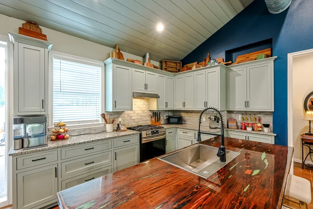 6409 Medley Road New Waverly, TX 77358