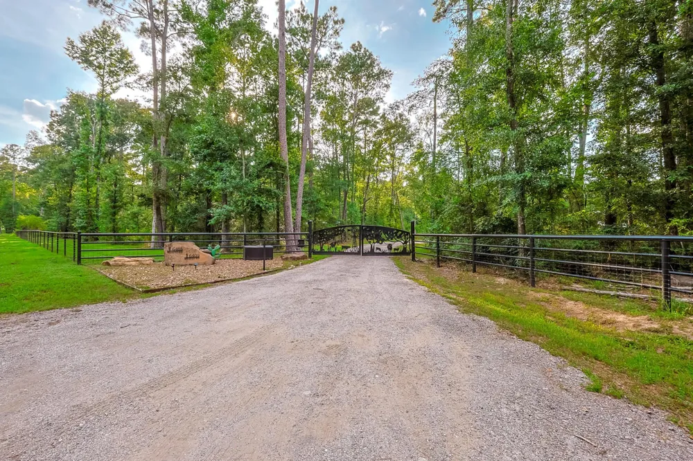 6409 Medley Road New Waverly, TX 77358