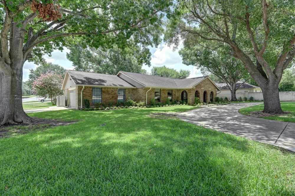 204 E Stone Street Brenham, TX 77833