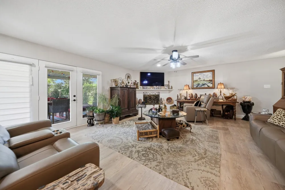 204 E Stone Street Brenham, TX 77833
