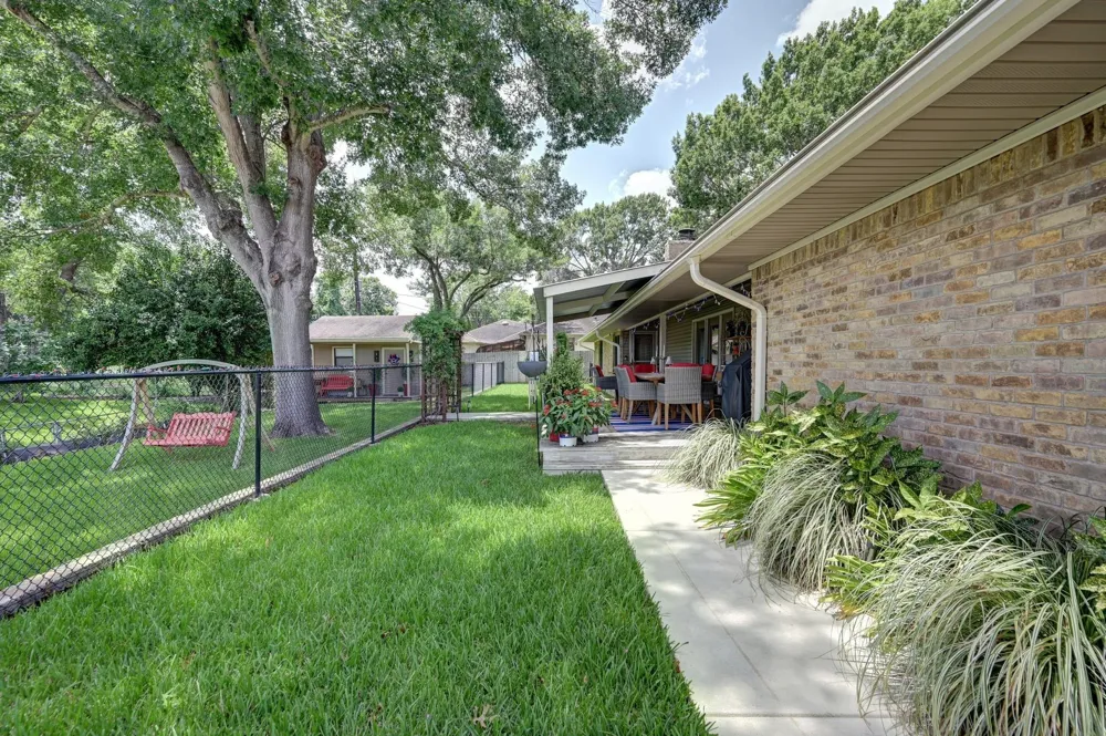 204 E Stone Street Brenham, TX 77833