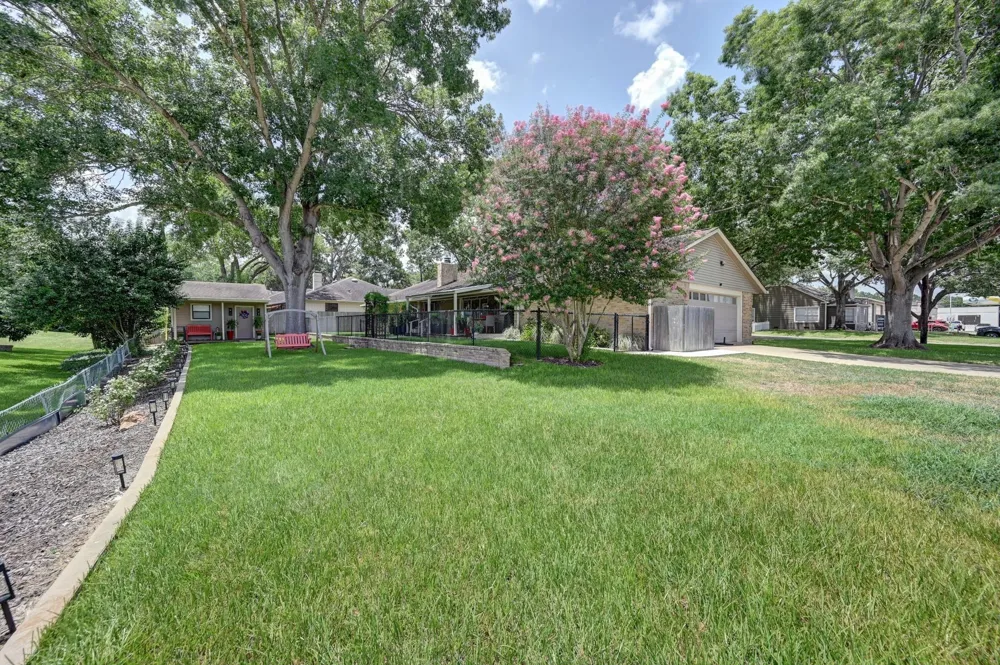 204 E Stone Street Brenham, TX 77833