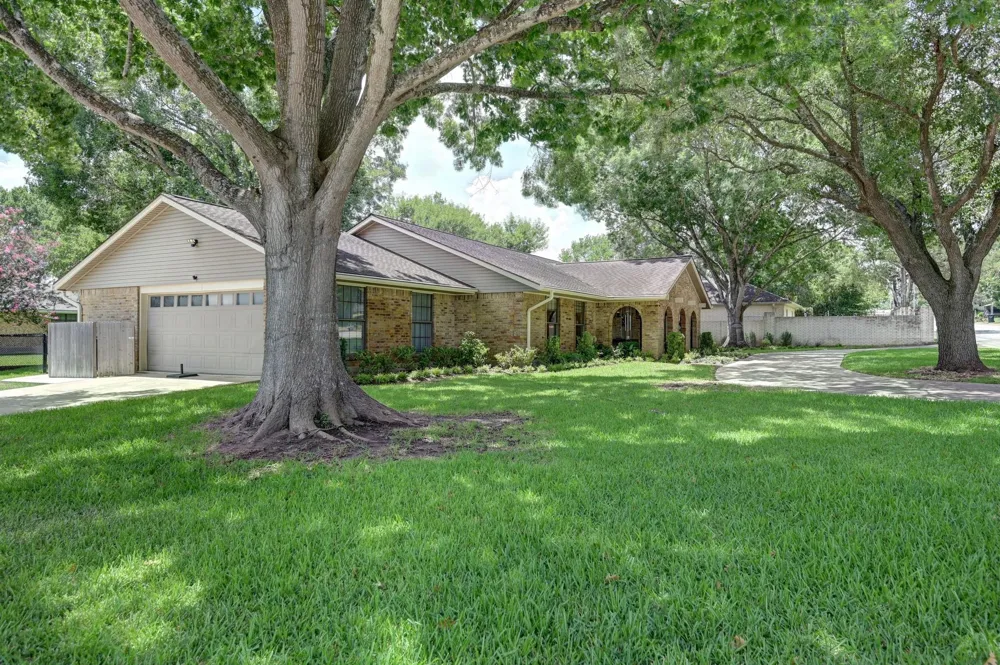 204 E Stone Street Brenham, TX 77833