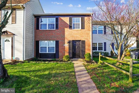 8603 WOODHUE COURT