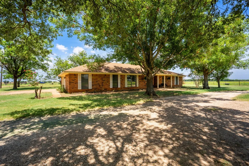 792 Evening Star McGregor, TX 76657