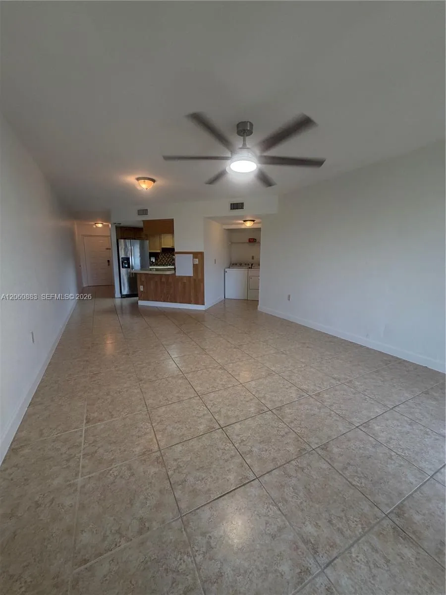8205 Lake Dr #306 Doral, FL 33166