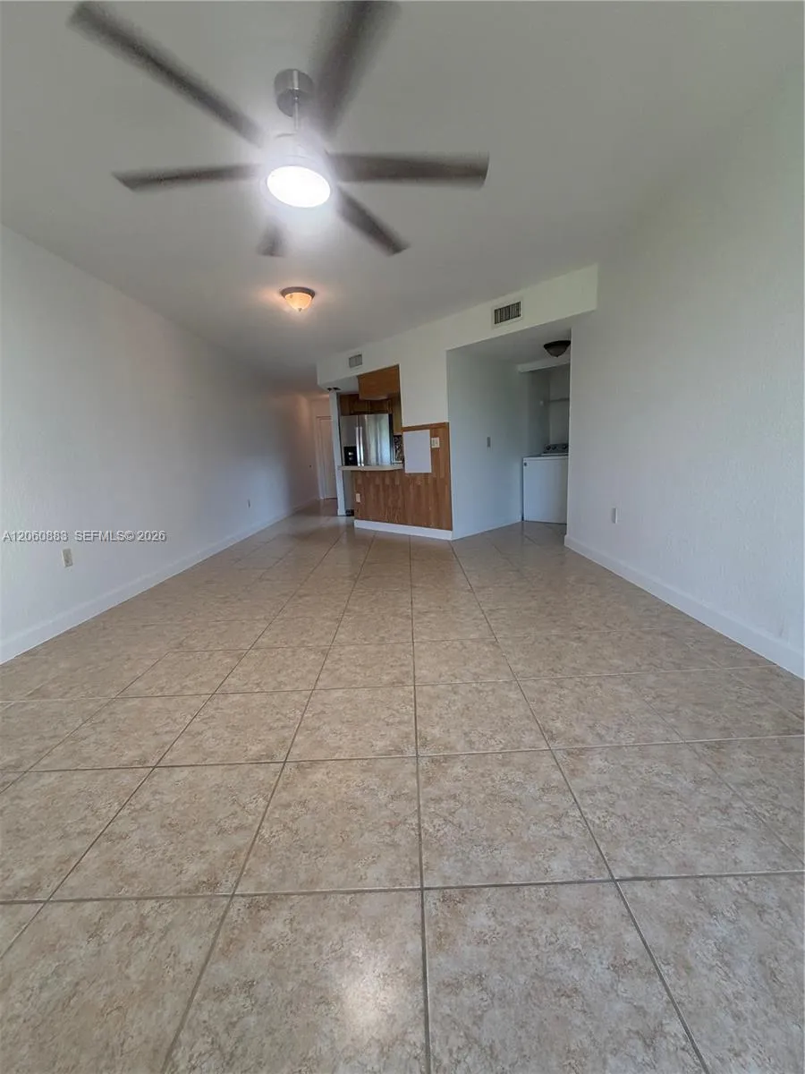 8205 Lake Dr #306 Doral, FL 33166
