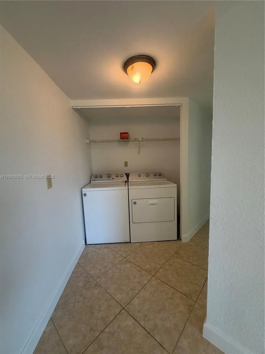 8205 Lake Dr #306 Doral, FL 33166