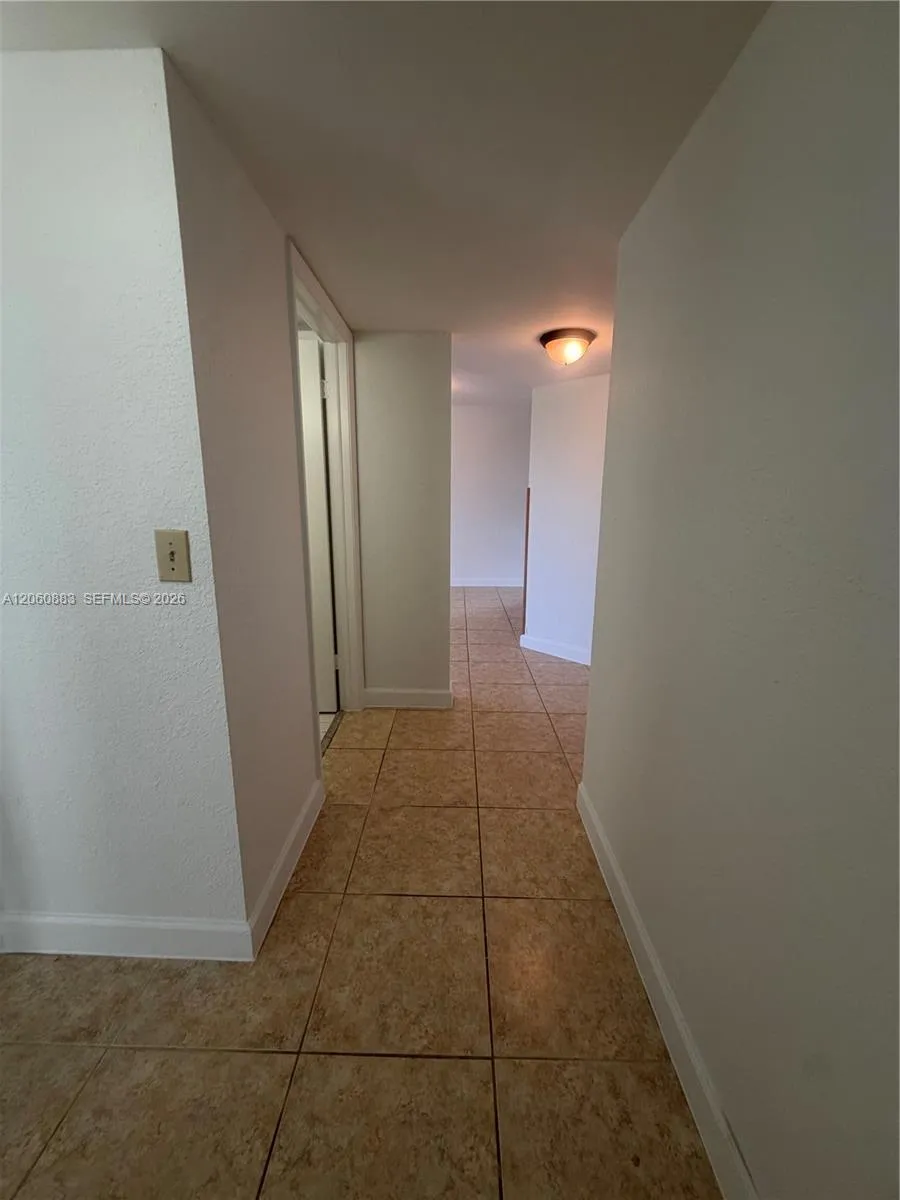 8205 Lake Dr #306 Doral, FL 33166
