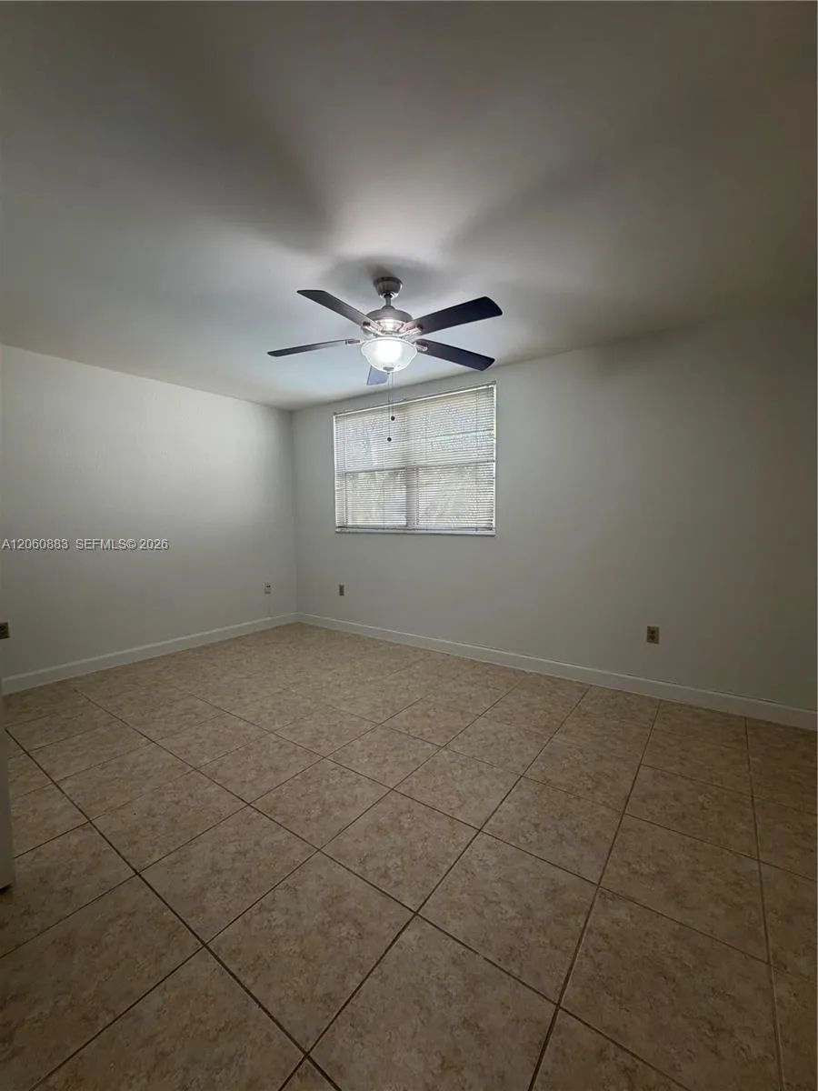 8205 Lake Dr #306 Doral, FL 33166