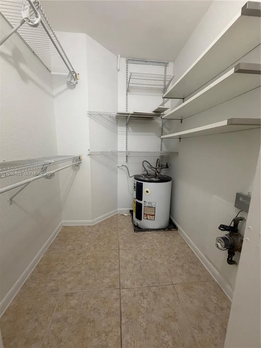 8205 Lake Dr #306 Doral, FL 33166