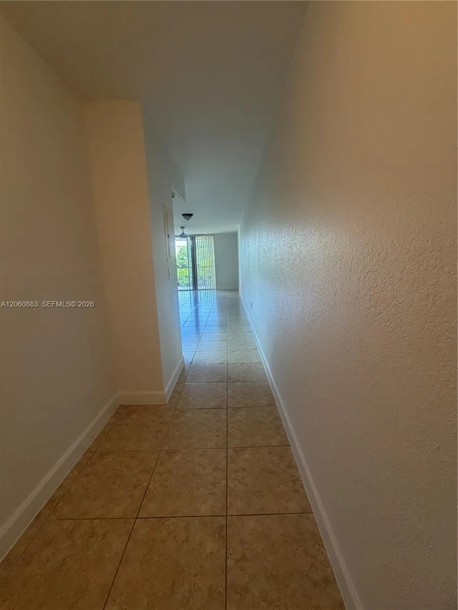 8205 Lake Dr #306 Doral, FL 33166