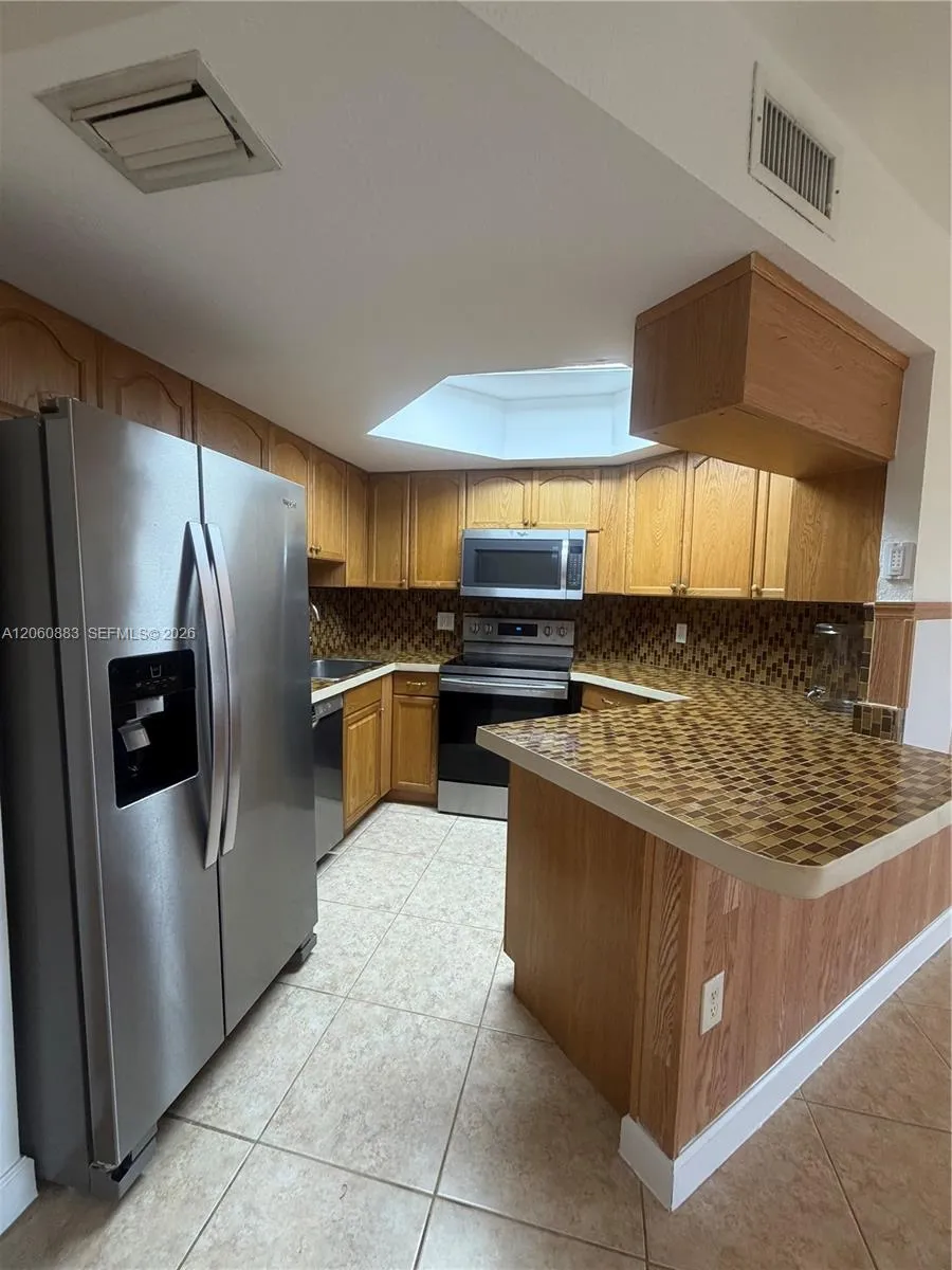 8205 Lake Dr #306 Doral, FL 33166