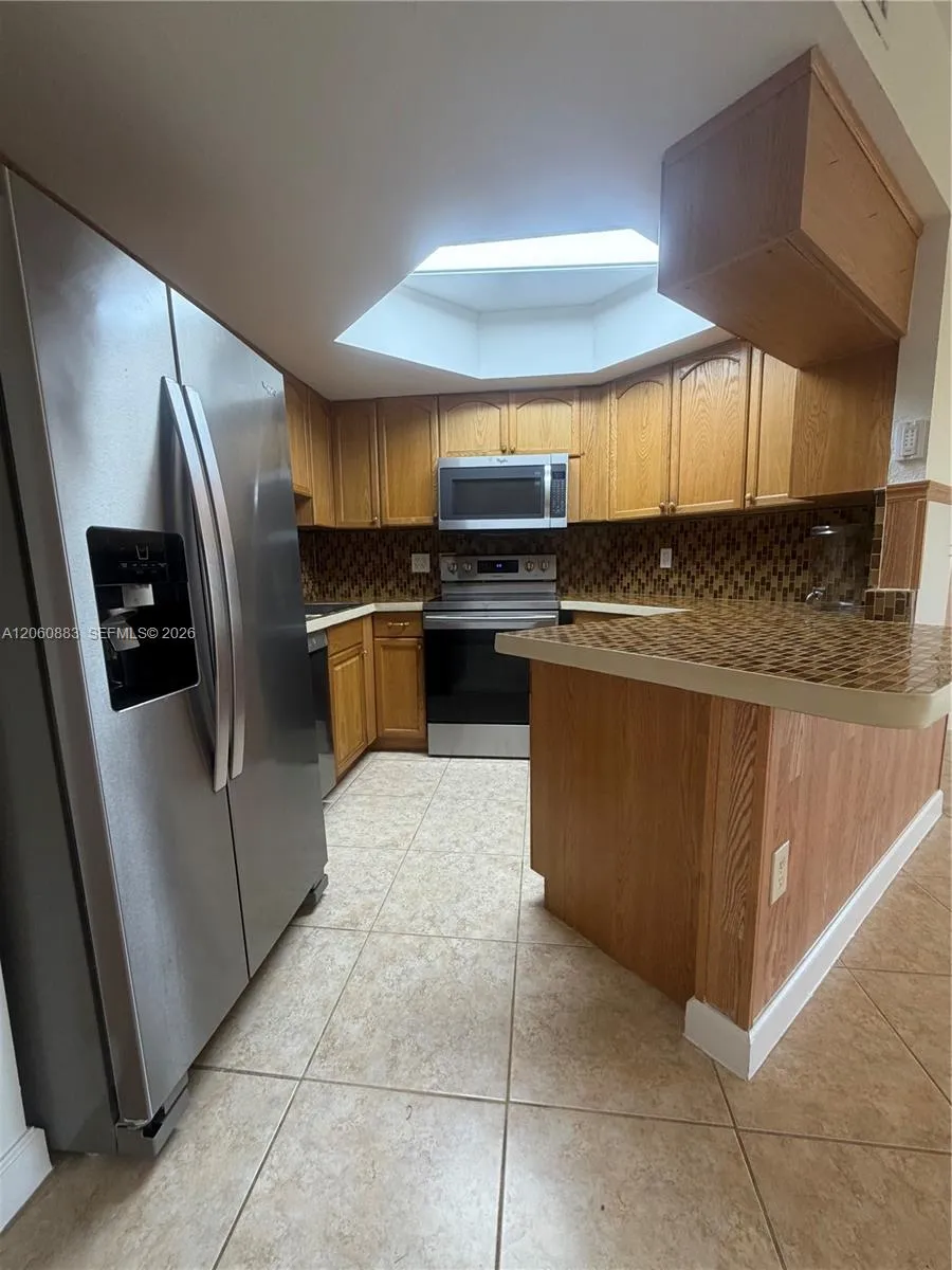 8205 Lake Dr #306 Doral, FL 33166