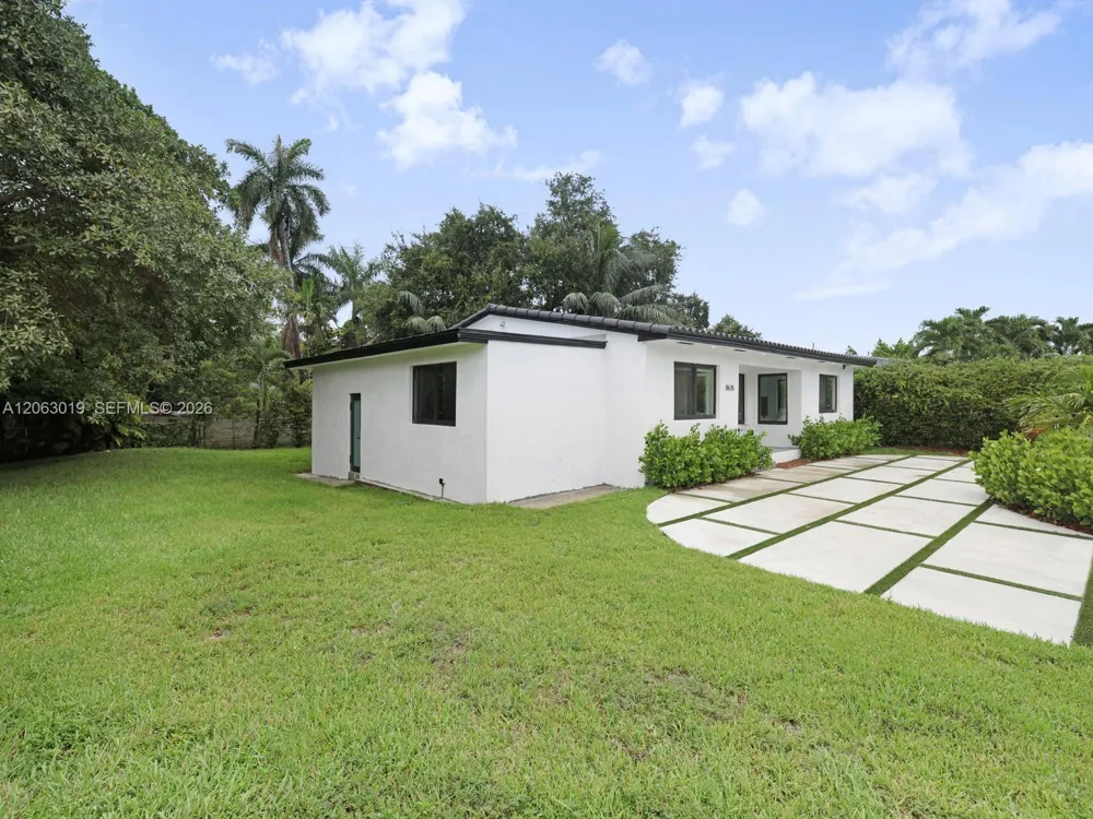 8635 Miami Ave El Portal, FL 33150