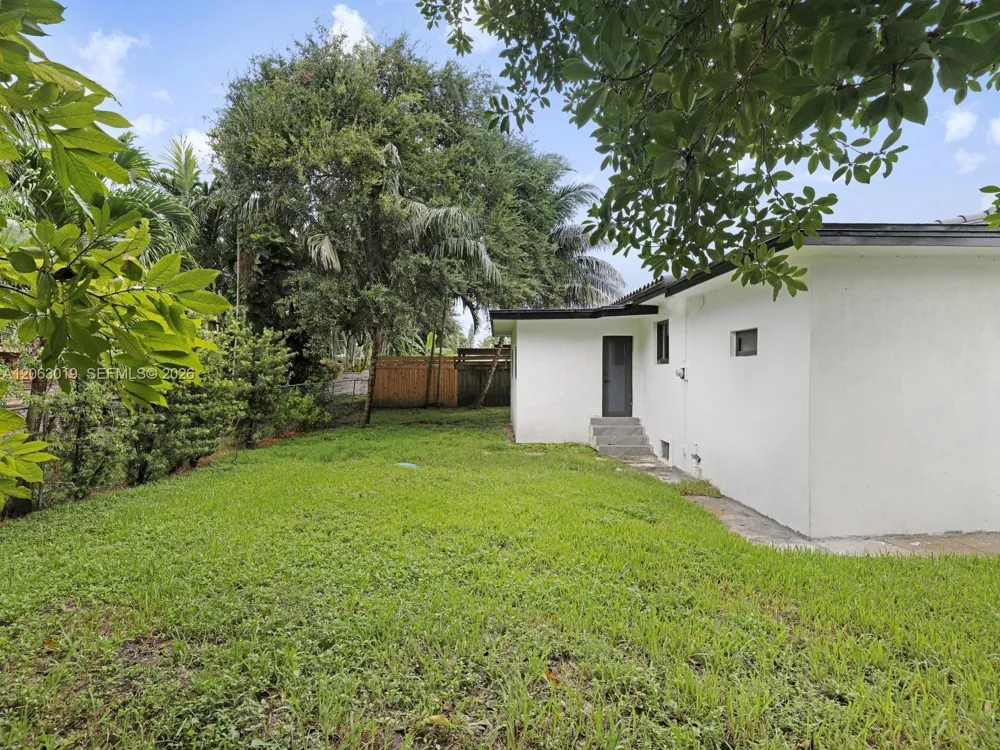 8635 Miami Ave El Portal, FL 33150