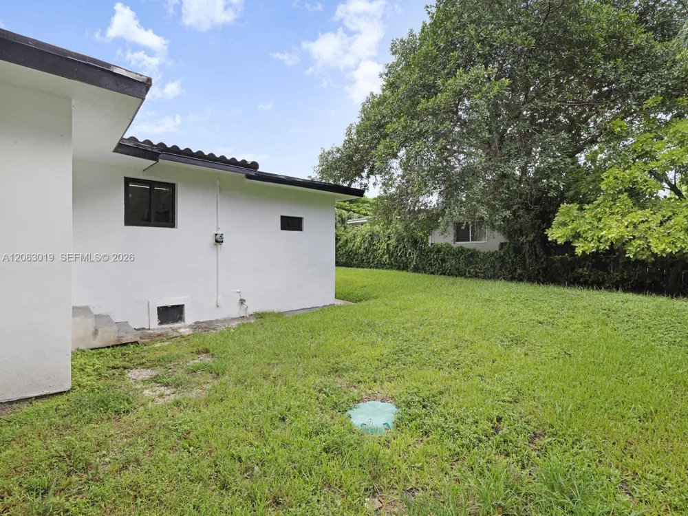 8635 Miami Ave El Portal, FL 33150
