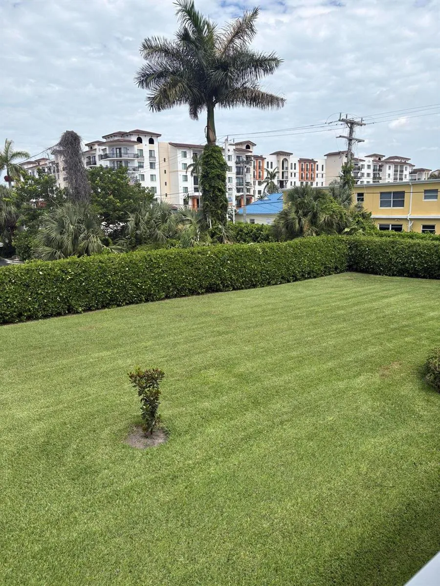 240 HORIZONS W #208 Boynton Beach, FL 33435