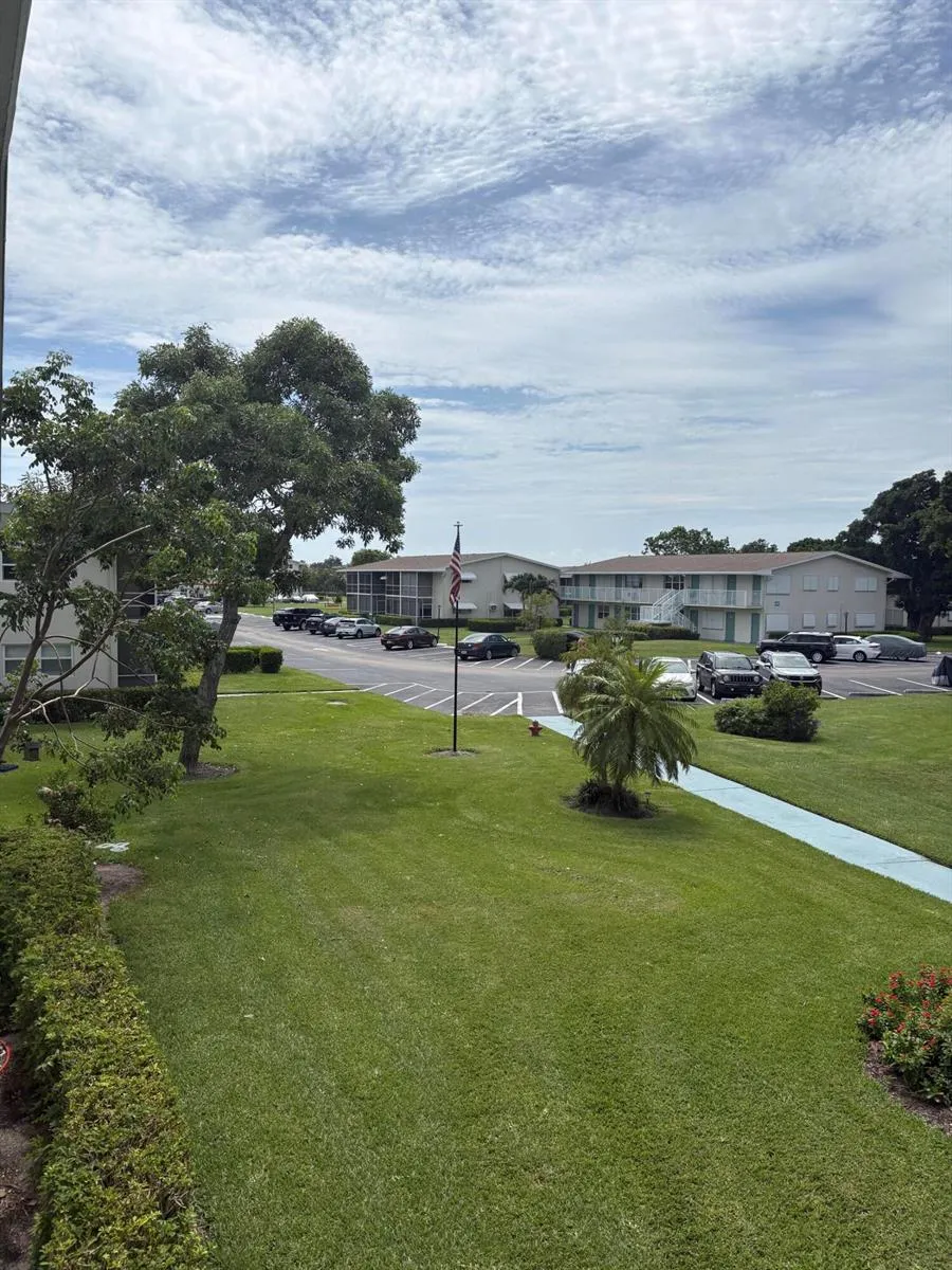 240 HORIZONS W #208 Boynton Beach, FL 33435