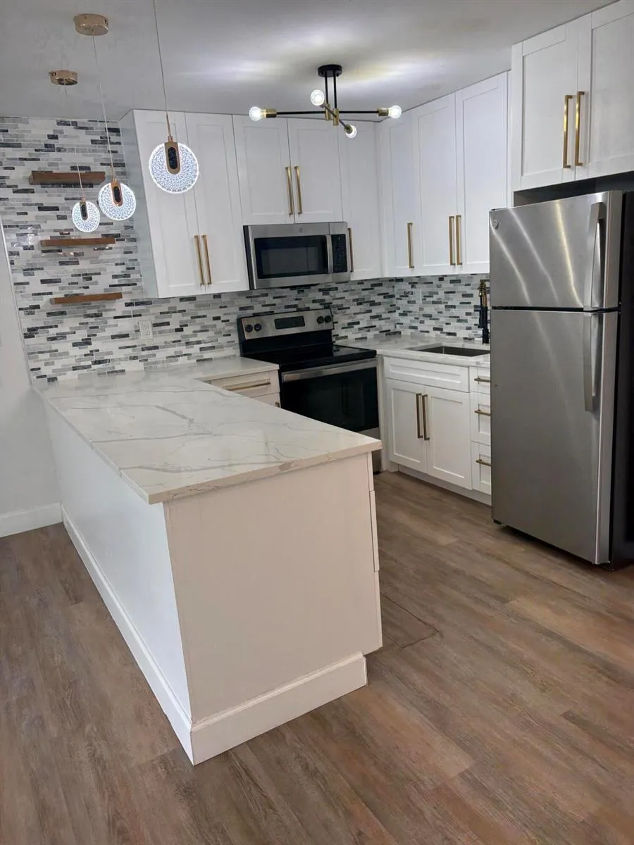 240 HORIZONS W #208 Boynton Beach, FL 33435