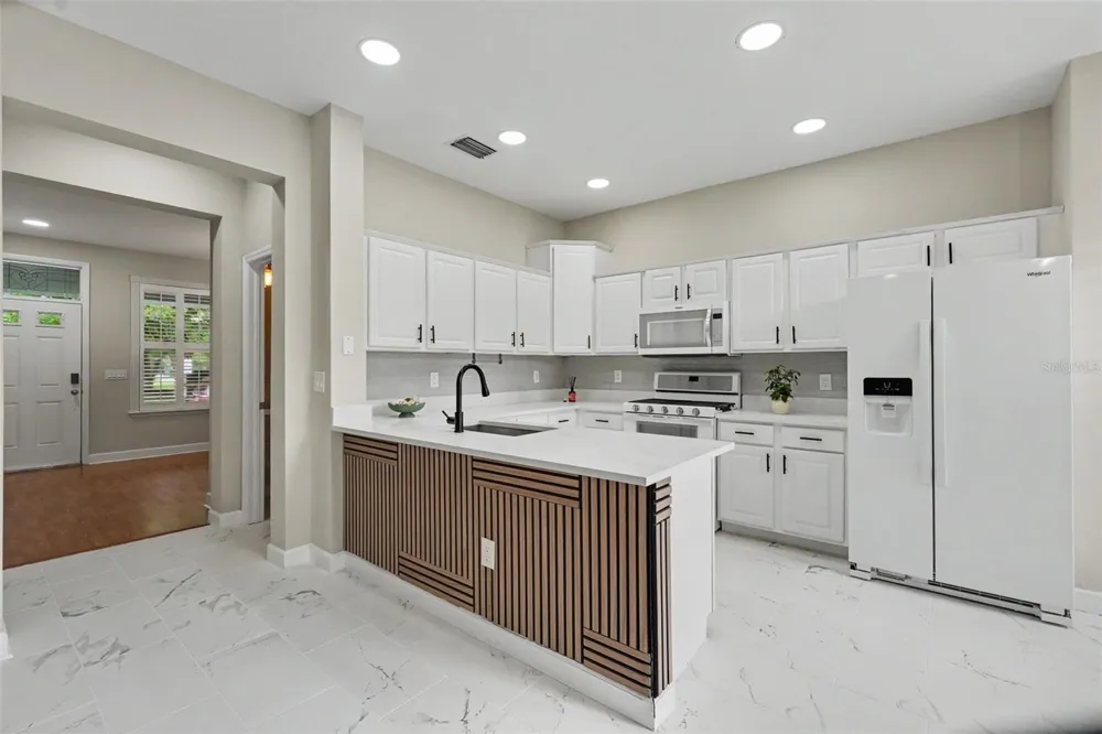 10111 HAYFIELD WAY Tampa, FL 33626